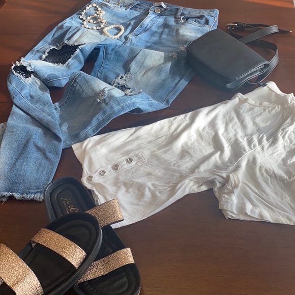 Stylish Revamped ripped jeans with net patchwork💜 - Picture 16 of 16